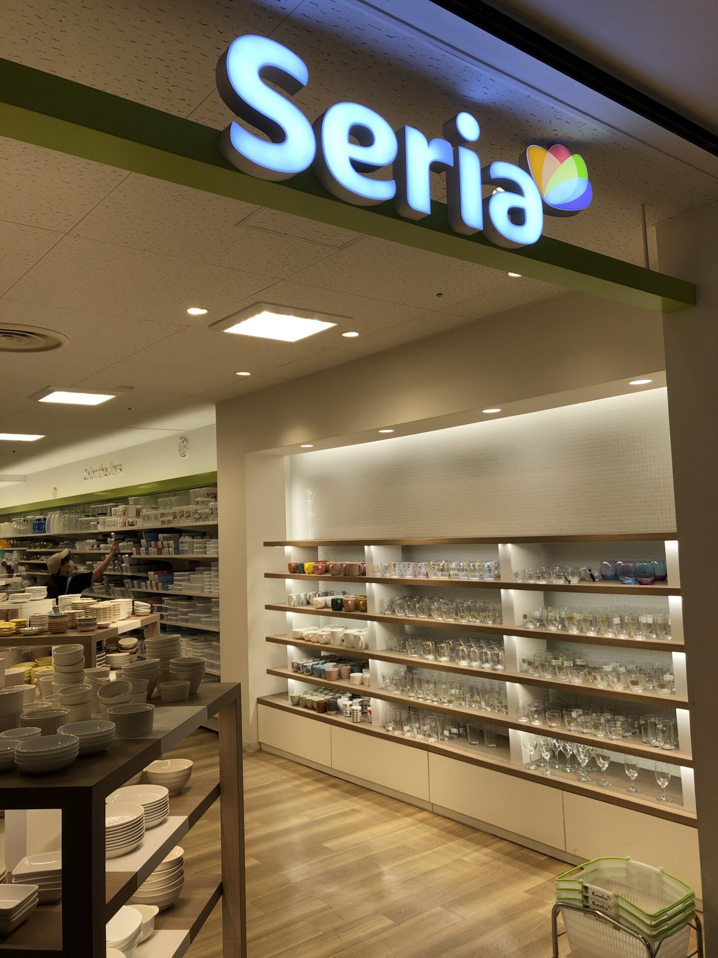 Seria at Ginza, a 100-yen store in Ginza, Exit  Melsa Ginza store